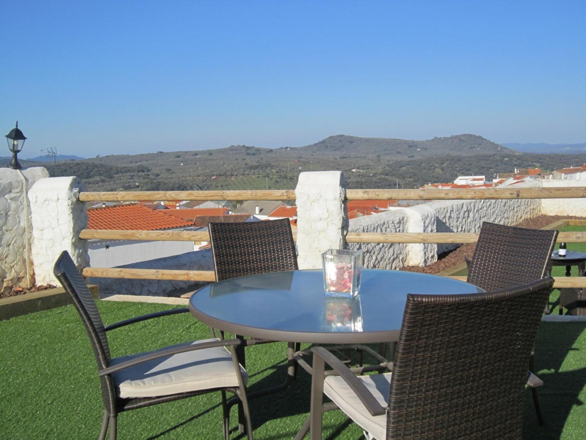 Mirador De Fuentes Guest House Fuentes De Leon Exterior photo